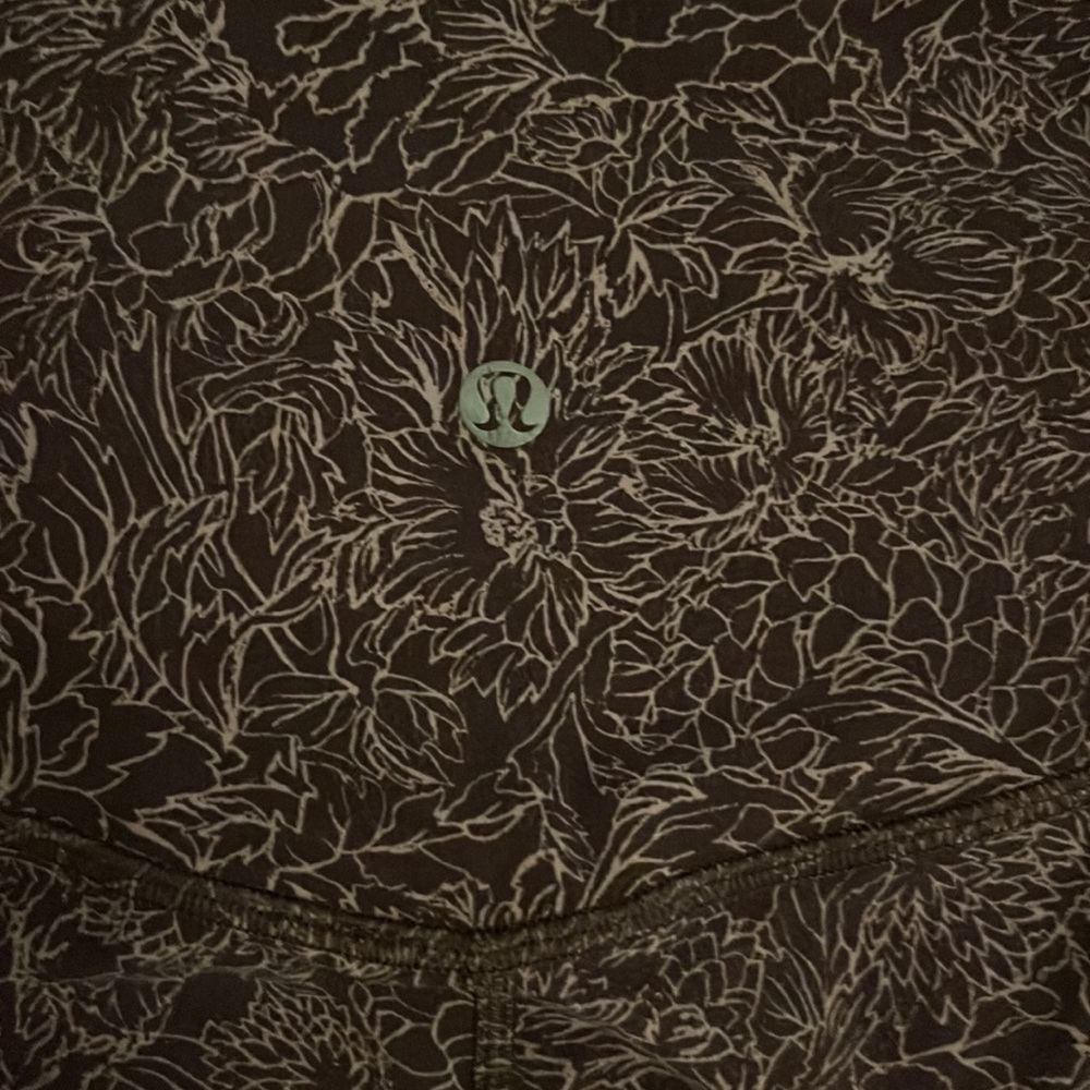 Lululemon purple flowery leggings - Picture 3 of 4